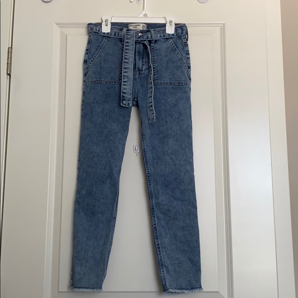 Abercrombie kids high rise light wash jeans
